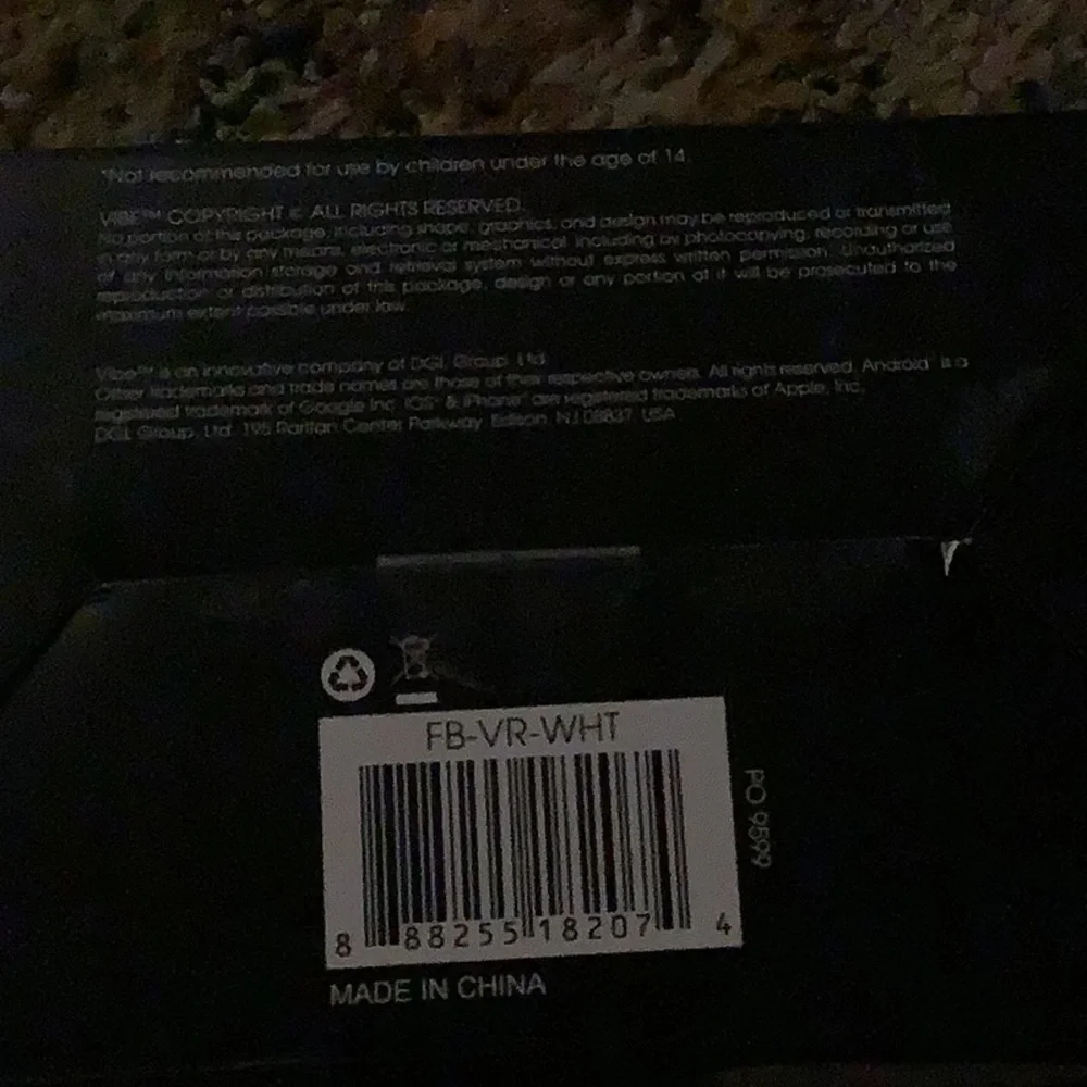 Vibe VR Headset - Sleek Black and White